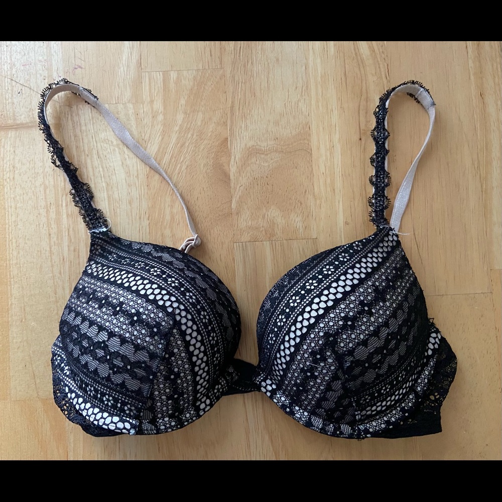 Lacy 32C bra